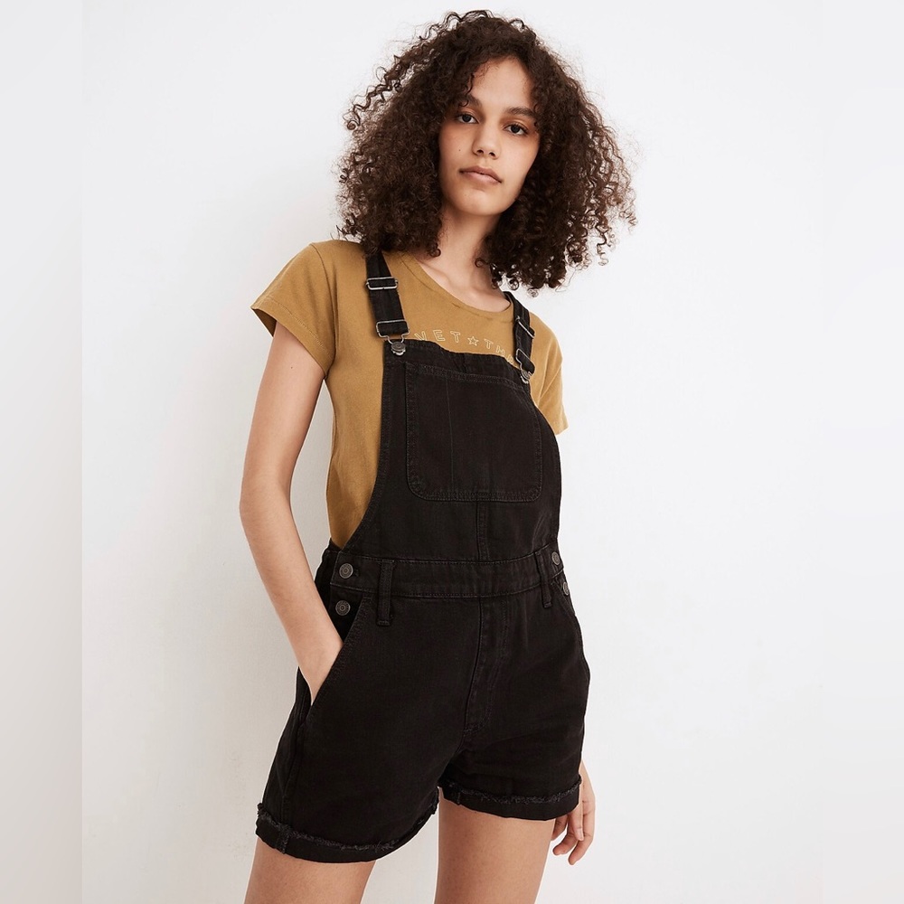 Madewell Adirondack Short Overalls in Washed Black